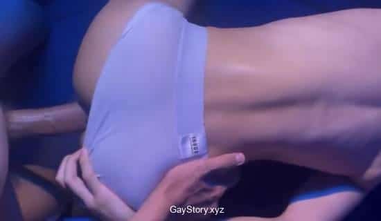 อาบน้ำกับเพื่อนจนได้เสียว